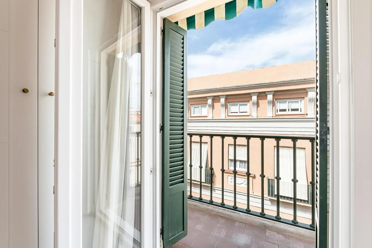 Apartment Gran Apartamento En El Centro Historico Con Parking Gratuito 4 Habitaciones Por Keywise Malaga