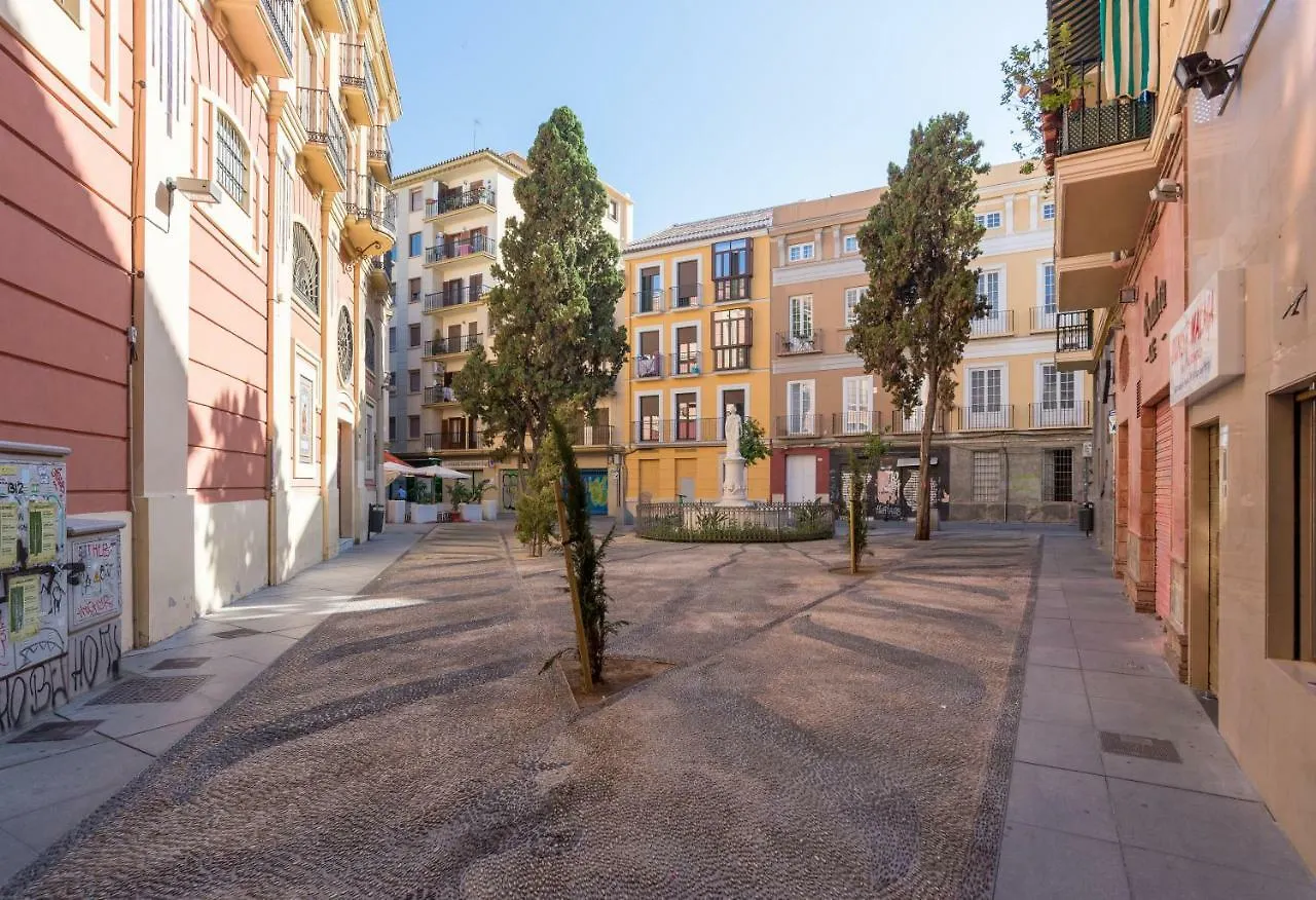 Gran Apartamento En El Centro Historico Con Parking Gratuito 4 Habitaciones Por Keywise Malaga 0*,